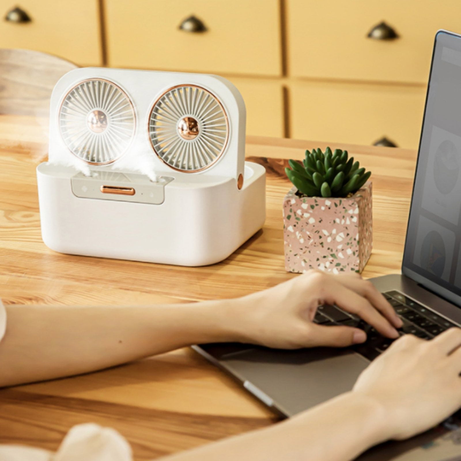 Personal Cooling humidifier Portable USB Misting Fan Built-in Rechargeable CH 