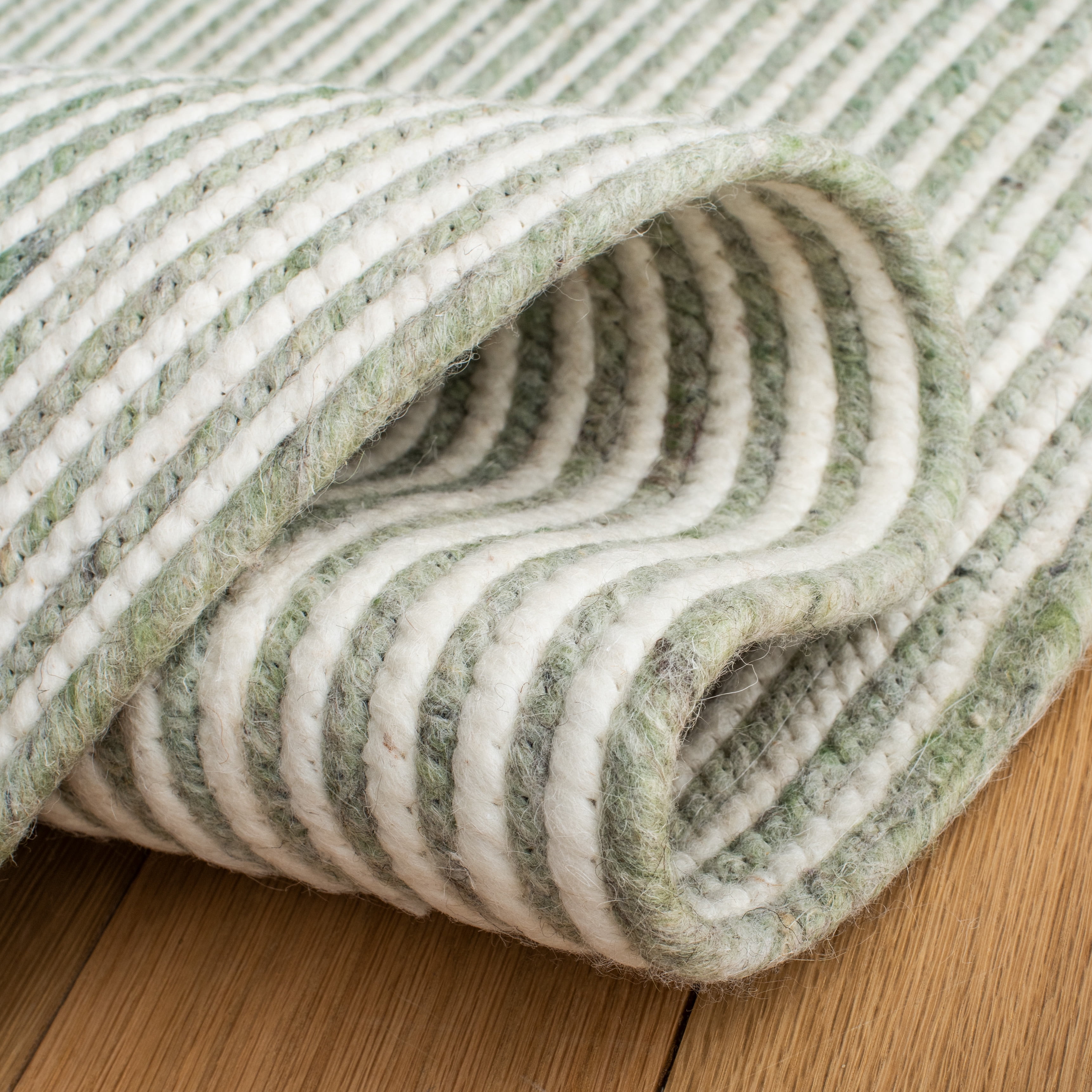 SAFAVIEH Braided Beuregard Solid Reversible Area Rug, Green/Ivory, 3' x 3' Round