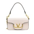 thumbnail image 1 of Bolso cuadrado pequeño de diseño de nicho para mujer, nuevo bolso de mensajero con cadena de moda 2025, bolso de hombro retro para ir al trabajo., 1 of 5