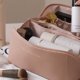 thumbnail image 4 of Bolsa de cosméticos de viaje de gran capacidad - Bolsa de maquillaje impermeable de cuero PU para mujeres y hombres, 4 of 5