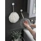 thumbnail image 2 of Juego de 2 toallas de baño con diseño de bolas de pelo, blancas y grises: seca tus manos al instante y cómodamente con este creativo juego de toallas decorativas para el baño., 2 of 4