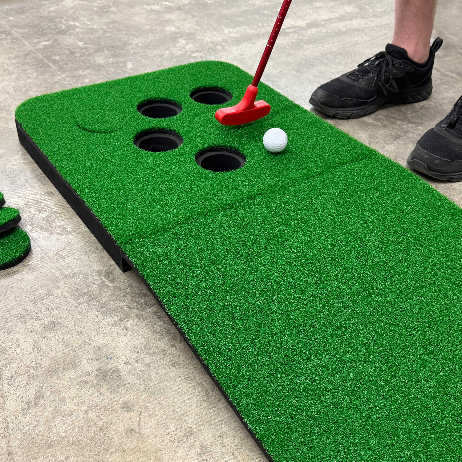 YardGames Putter Pong Golf Putting Lawn Games Including Putters and Golf Balls , 17 Pieces