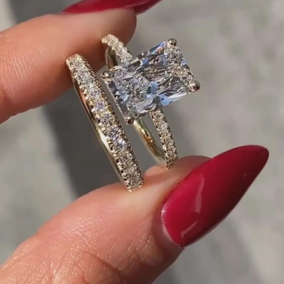 4Ct Radiant Cut Lab Created Diamond Bridal Engagement Ring In 14K Yellow Gold Plated