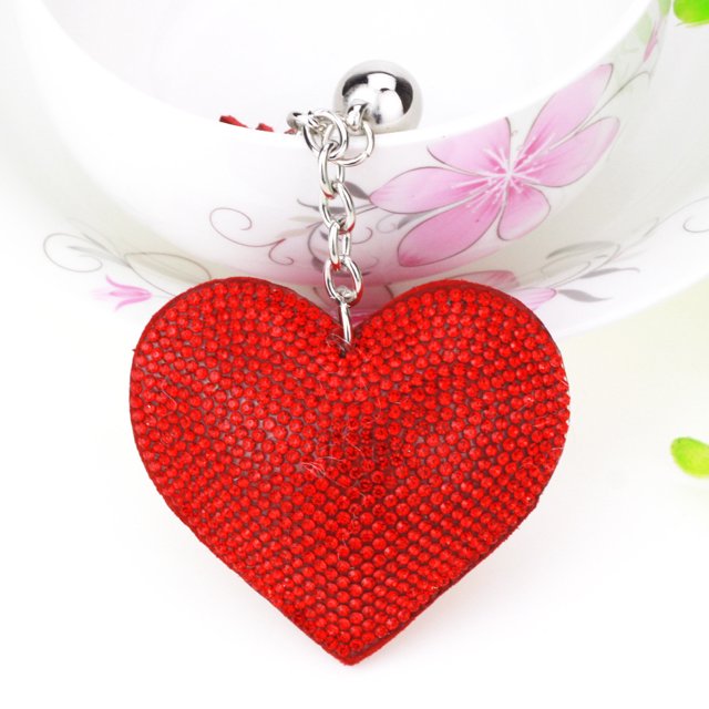 Pequeño llavero de cuero con diamantes de imitación y corazón de melocotón fragante Llavero con borla Colgante de franela Llavero de diamantes