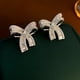 thumbnail image 4 of Fiudx Pendientes Asimétricos, Diseño Rectangular Brillante, Detalles de Piedras Deslumbrantes, Forma de Insecto Divertida, para Uso Diario y Eventos Especiales, para Mujeres a La Moda, Material de Al, 4 of 5