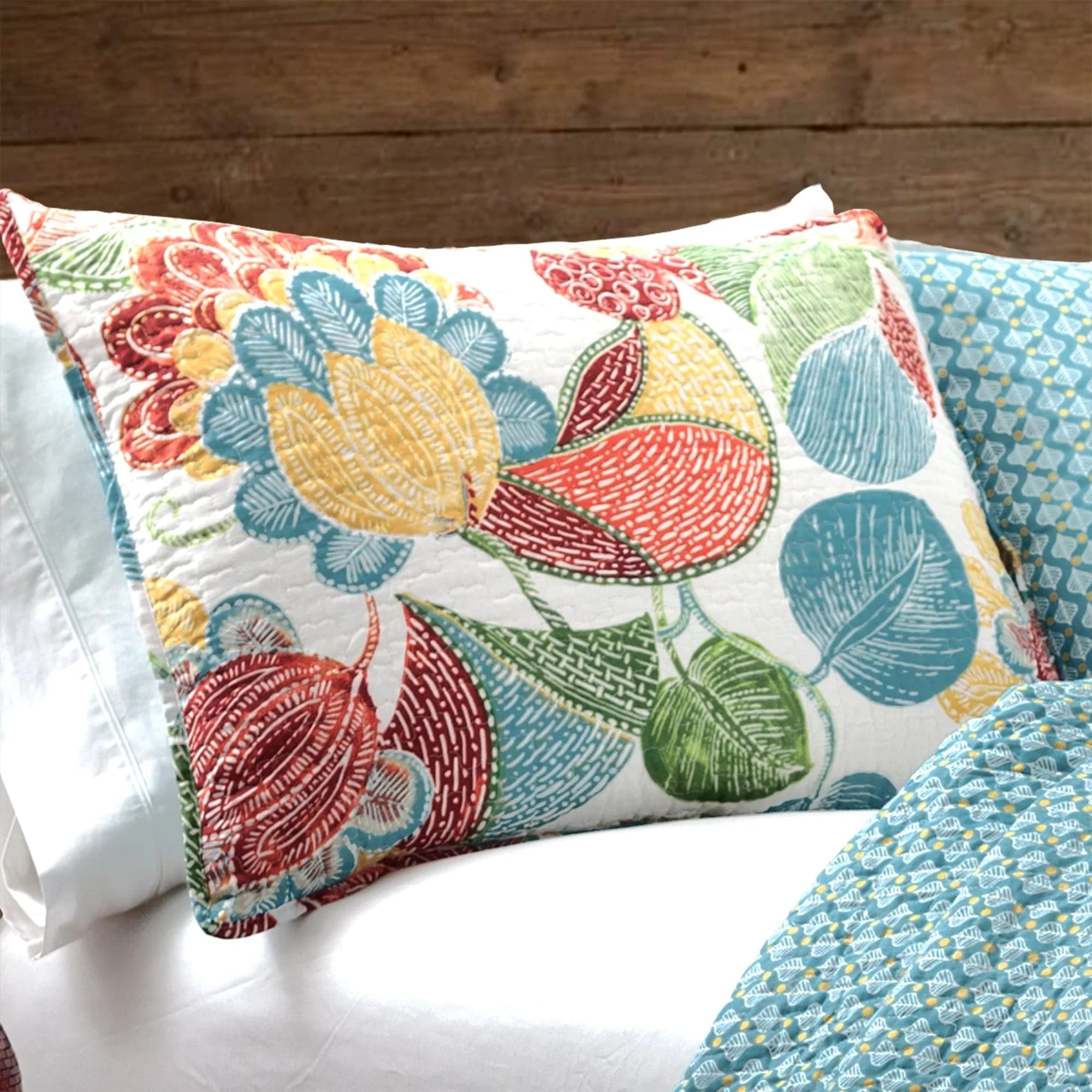 Lush Decor Layla Floral Cotton Lightweight Reversible Quilt, King, Yellow/Gray, 3-pc set includes: 1 Quilt, 2 Pillow Shams