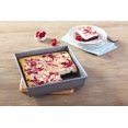 thumbnail image 3 of Chicago Metallic Commercial II Non-stick 9" Square Cake Pan, 3 of 3