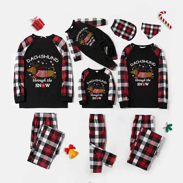 Pijamas familiares a juego de Navidad, conjunto de pijamas de Reno rojo y negro, Dachshund a través de la nieve