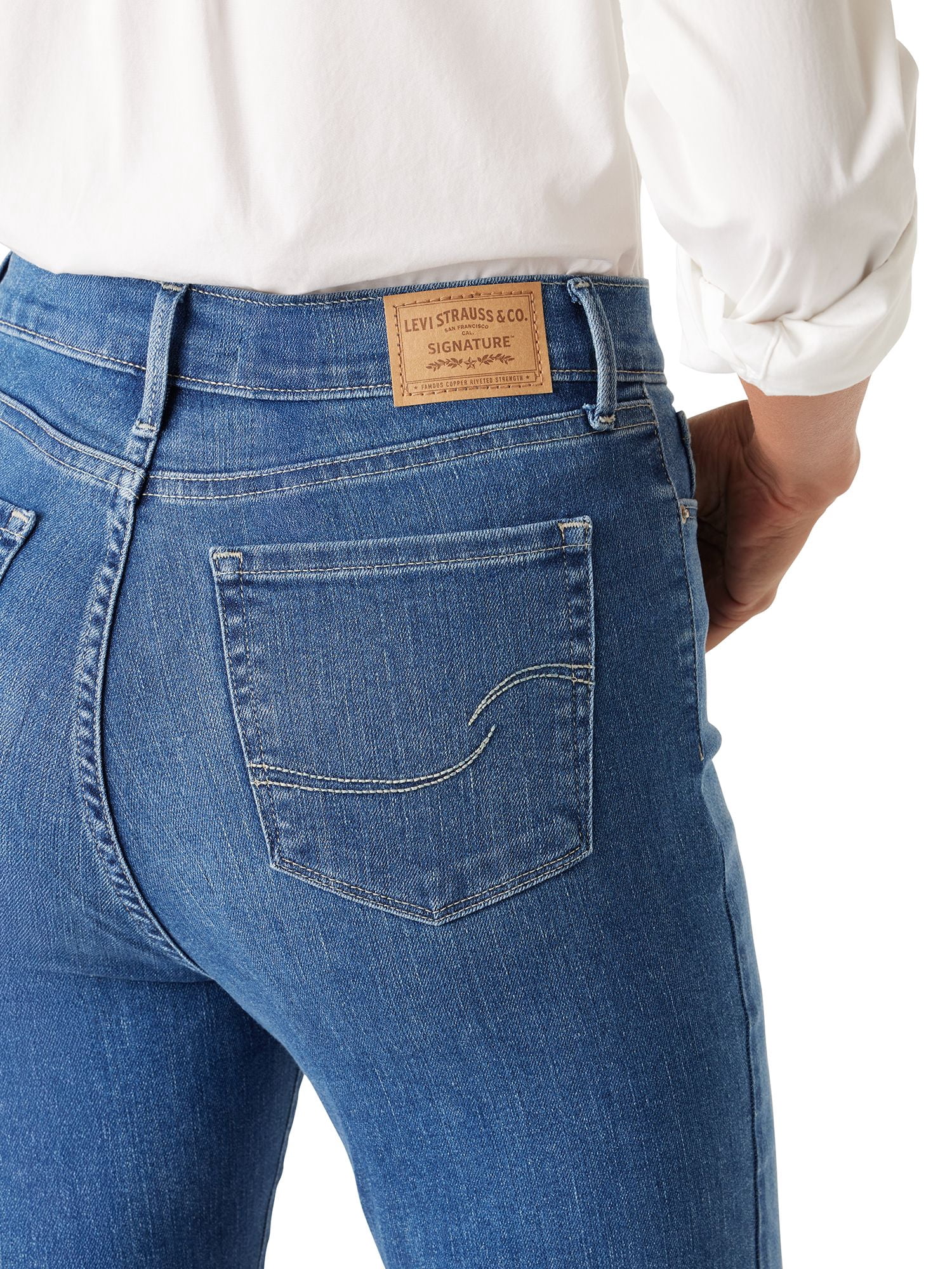 Levi Strauss Signature Women's and Women's Plus High Rise Straight Jean, Sizes 2-28
