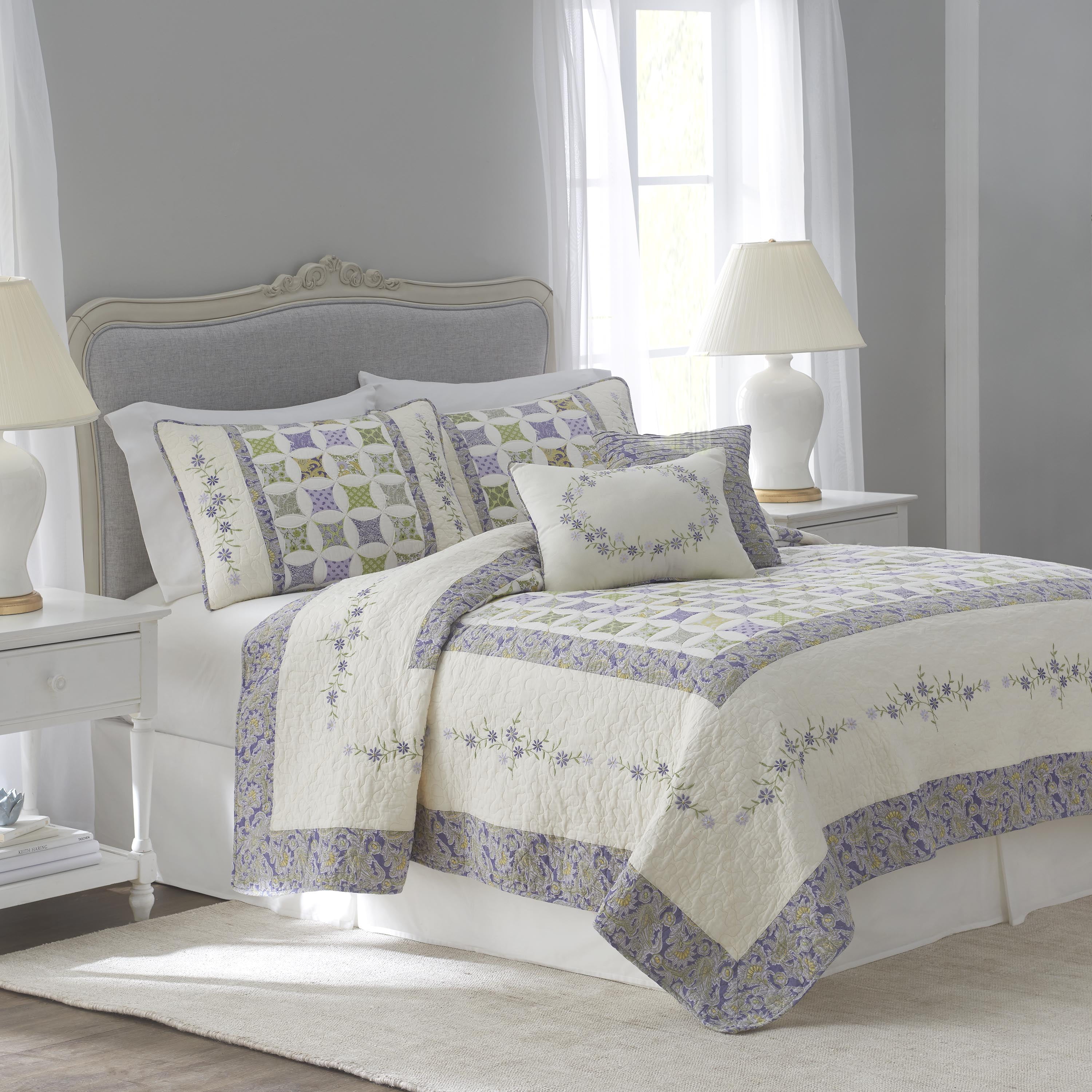 Nostalgia Home Cathedral Window Twin Ivory/Lilac Quilt - Walmart.com