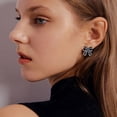 thumbnail image 3 of Pendientes de perla negra con lazo Pendientes elegantes y delicados, 3 of 5