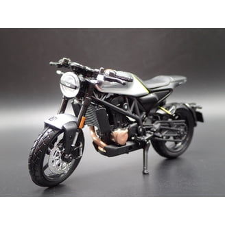 New Ray Indian Motorcycle Diecast Models, 1/32 Scale, Set of 11