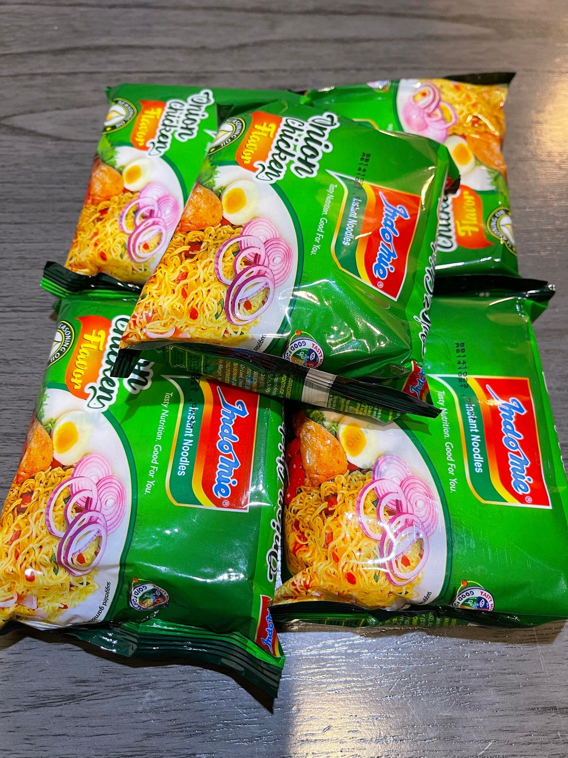 Indomie Onion Chicken Noodles 70g (4 counts)