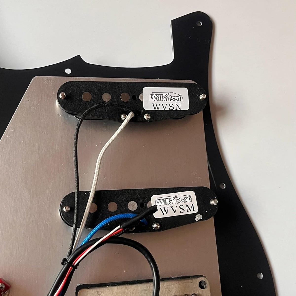 SSH Prewired Guitar Strat Pickguard Set Ainico 5 Humbucker Pickups Coil Splitting Switch Multi Switch Harnesses ,For Fender ST Electric Guitar Part Replacement