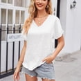 thumbnail image 2 of Camiseta de manga corta con cuello en V para mujer, blusa informal holgada de satén con estampado de leopardo, color blanco L, 2 of 6