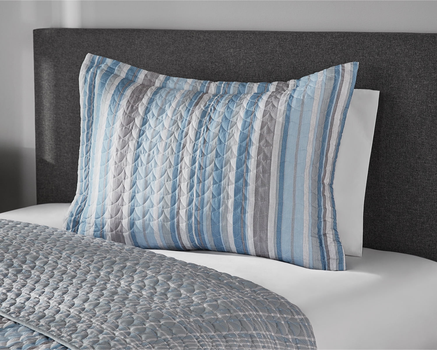 Mainstays Reversible Blue & Gray Vertical Stripe Quilt, Standard Sham (1-Piece)