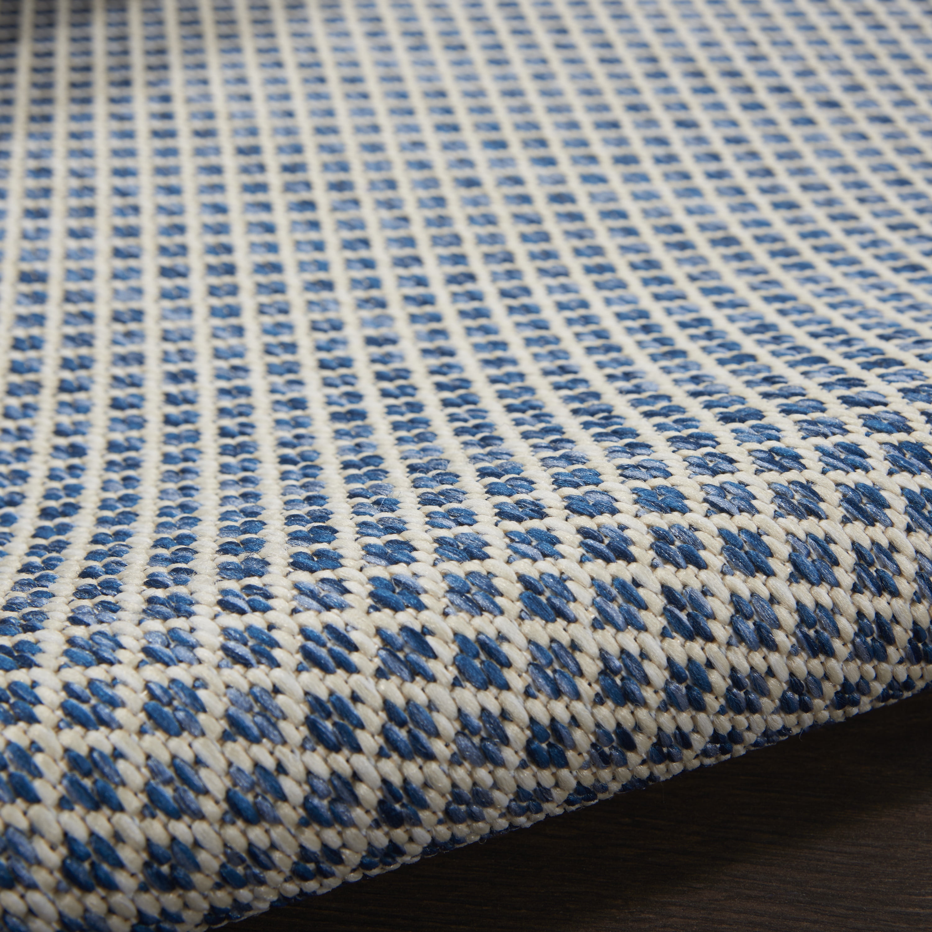 Nourison Courtyard Indoor/Outdoor Ivory Blue 4' x 6' Area Rug, (4x6)