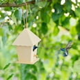 thumbnail image 1 of Caja nido de madera para pájaros | Pajarera decorativa colgante | Construcción en madera natural | Decoración de exteriores para el jardín del hogar | Ojal metálico para colgar | 12x6x6cm | Paquete, 1 of 9
