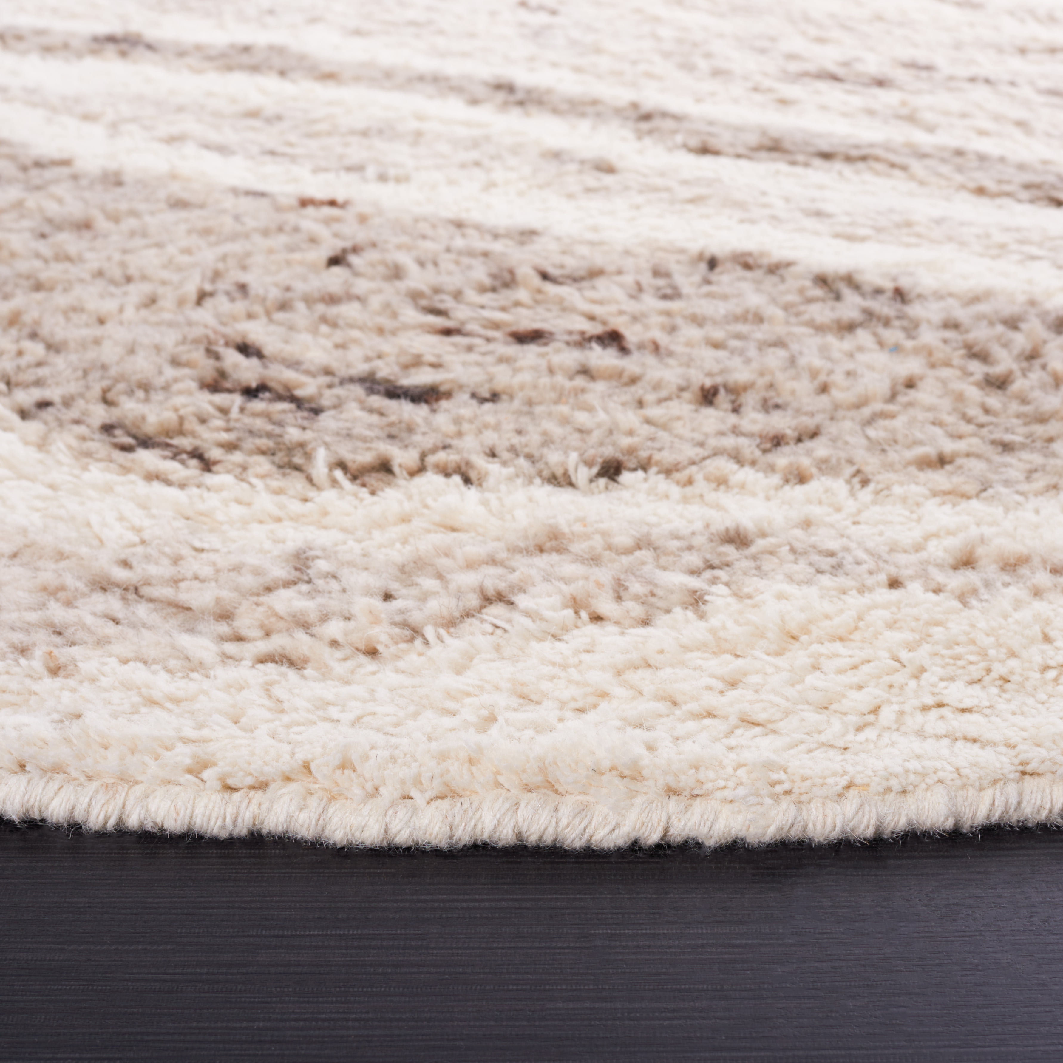 SAFAVIEH Casablanca Rhoda Geometric Wool Area Rug, Ivory/Brown, 6' x 6' Round
