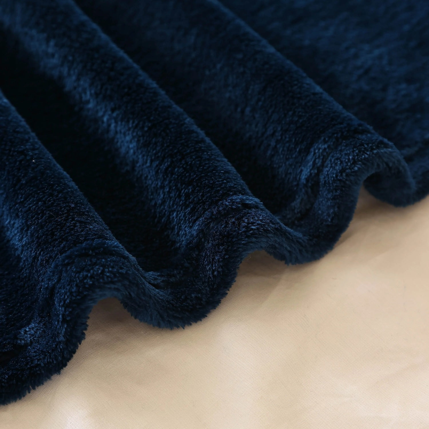 Fleece Bed Blanket King Size 104x90 inches Super Soft Fluffy Fuzzy Plush Blanket Geometric Pattern Cozy Microfiber Flannel Blankets