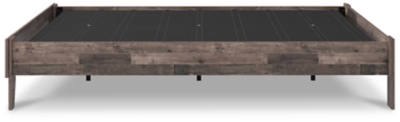 Signature Design by Ashley Casual Neilsville Queen Platform Bed  Multi Gray