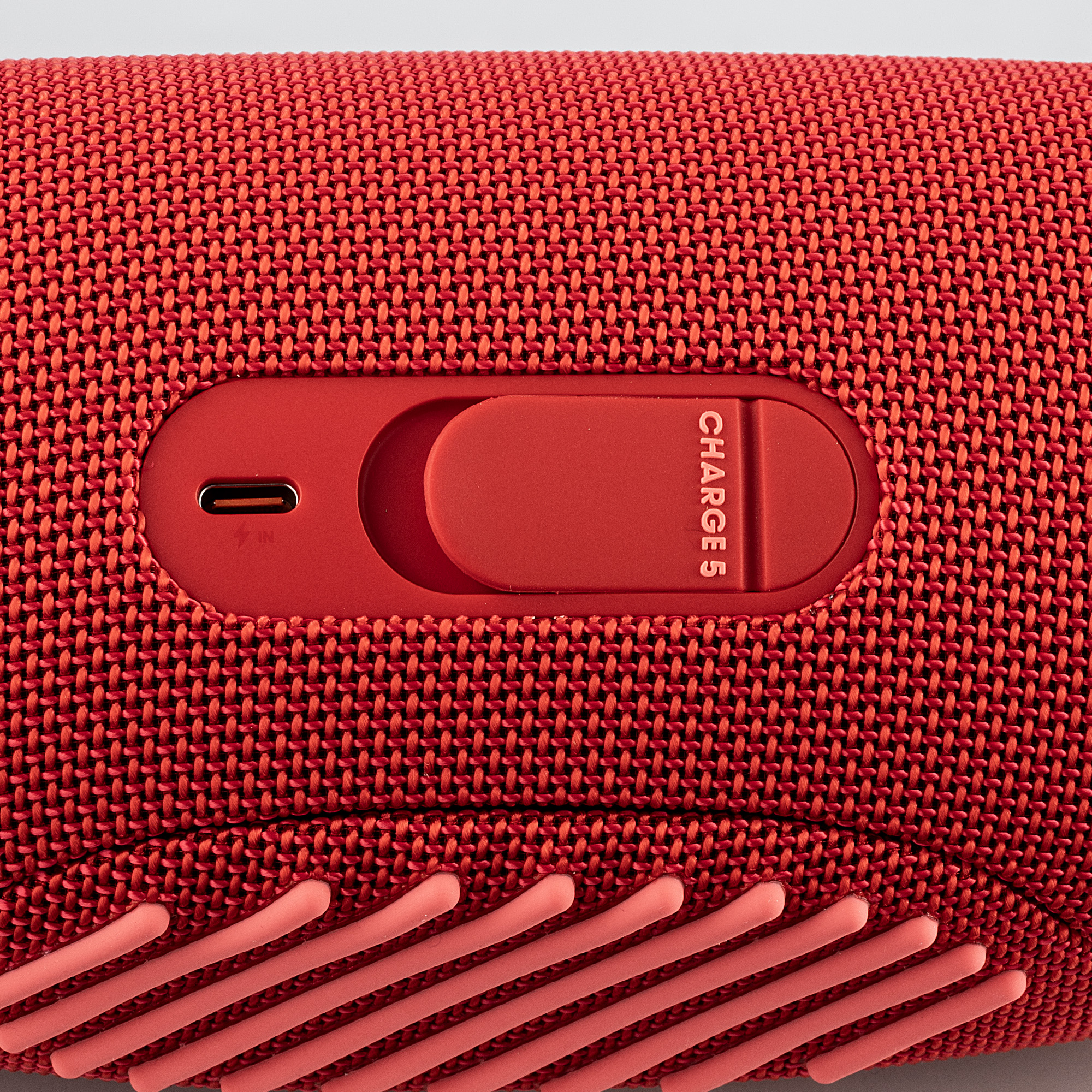 JBL Charge 5 Portable Bluetooth Speaker, IP67 Waterproof, 20 Hour Battery, Red Bundle with Travel Case (International Model)