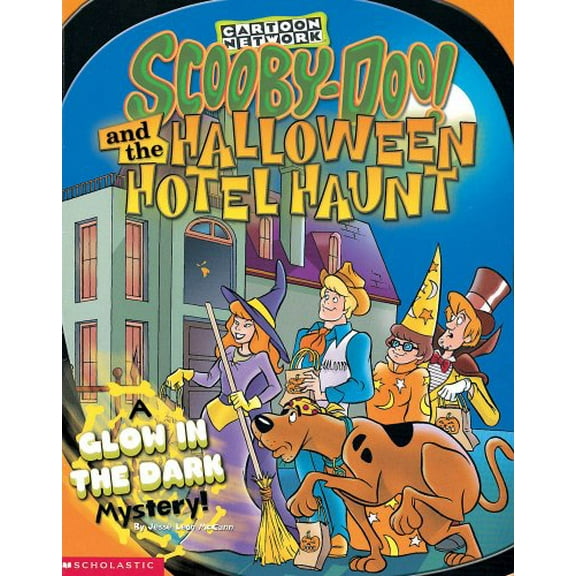 Pre-Owned Scooby-doo and the Halloween Hotel Haunt: A Glow in the Dark Mystery Paperback