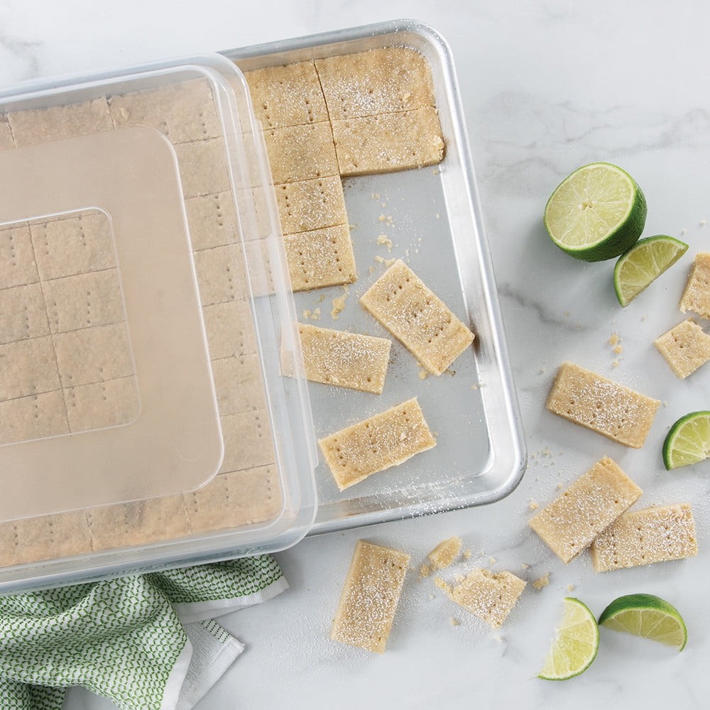 Nordic Ware Naturals® Baker's Half Sheet Pan with Lid