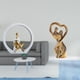 thumbnail image 2 of Estatua de niña,Estatuas de mujeres y niñas,estatuillas,decoración elegante,Escultura de arte abstracto,regalo creativo y moderno para el hogar.,Estatua de pareja,Figura de pareja,arte, 2 of 8
