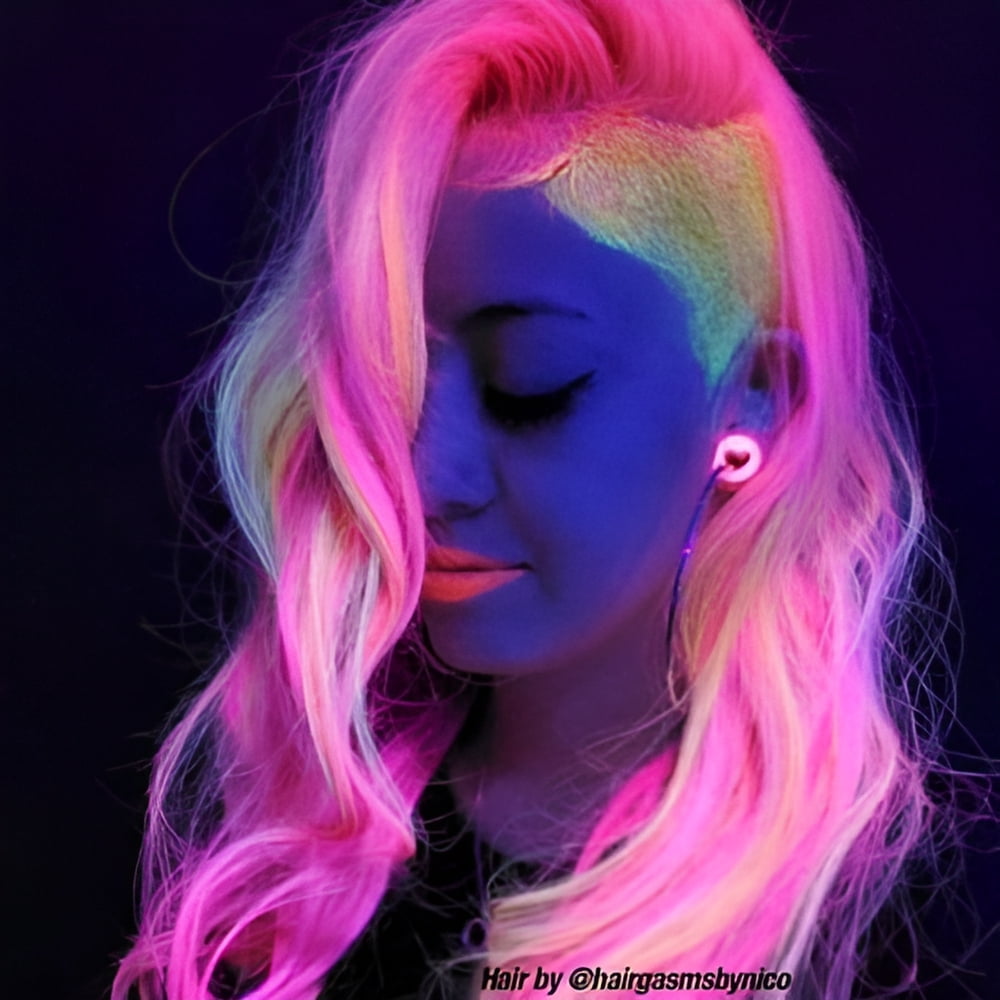 ELECTRIC PINK PUSSYCAT  CLASSIC HIGH VOLTAGE HAIR DYE COLOR
