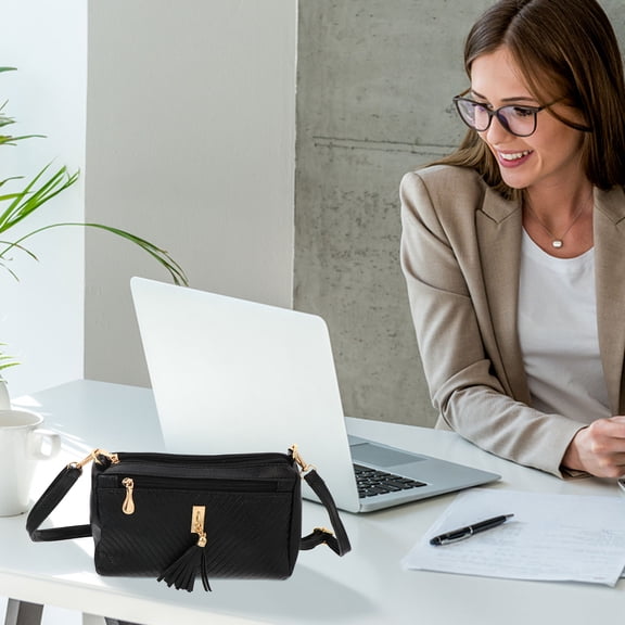 MOKKHNB 1Pc Woman PU Shoulder Bag Black Crossbody Bag with Stylish Tassel for Mobile Phone Storage