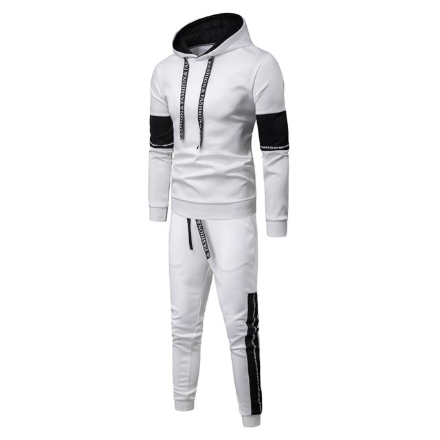 fiudx conjunto de sudadera con capucha para hombre blanco, vista frontal 3/4; sudadera de corte regular con capucha forrada, cordón ajustable con texto negro y paneles negros en codos; pantalón jogger a juego con cintura elástica, cordón visible y franja lateral negra con detalle tipográfico, estilo informal ideal para correr en el gimnasio.