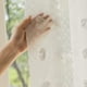 thumbnail image 4 of Cortinas de gasa blanca transparente (2 paneles, 132 x 160 cm) | Cortinas ligeras de gasa transparente de poliéster | Cortina moderna con rayas bordadas para sala de estar, dormitorio y puerta, 4 of 9