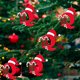thumbnail image 3 of Colgante de árbol de Navidad de acrílico 2D con letras | Juego de 26 adornos con iniciales del alfabeto para decoración navideña, 3 of 6