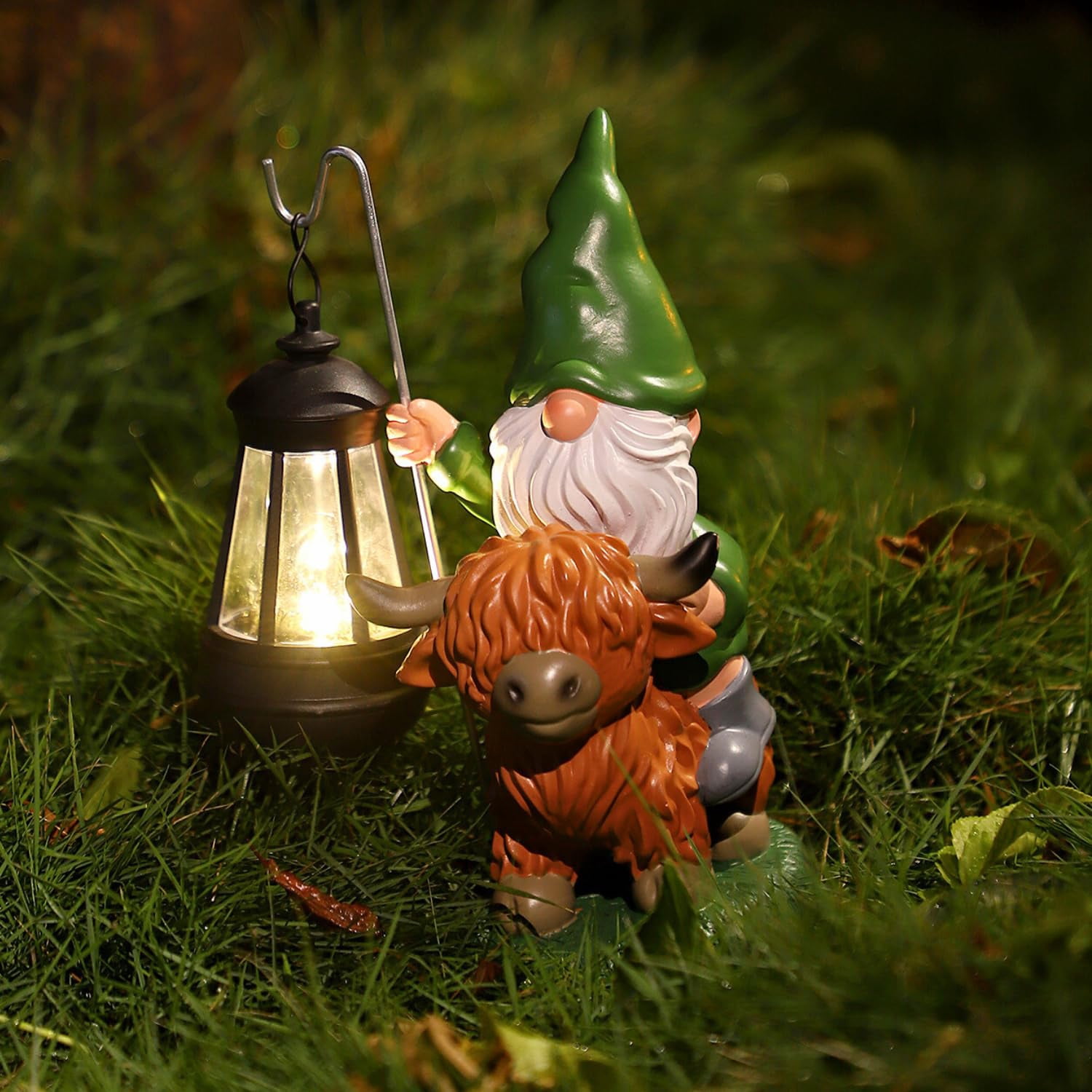Garden Gnomes Outdoor, Highland Cow Decor, Gnomes Cow Decor for Outside, Gnomes Decorations for Yard, Gnome Garden Decor with Solar Lights, Outdoor Solar Garden Statues, Gnomes Gifts for Women