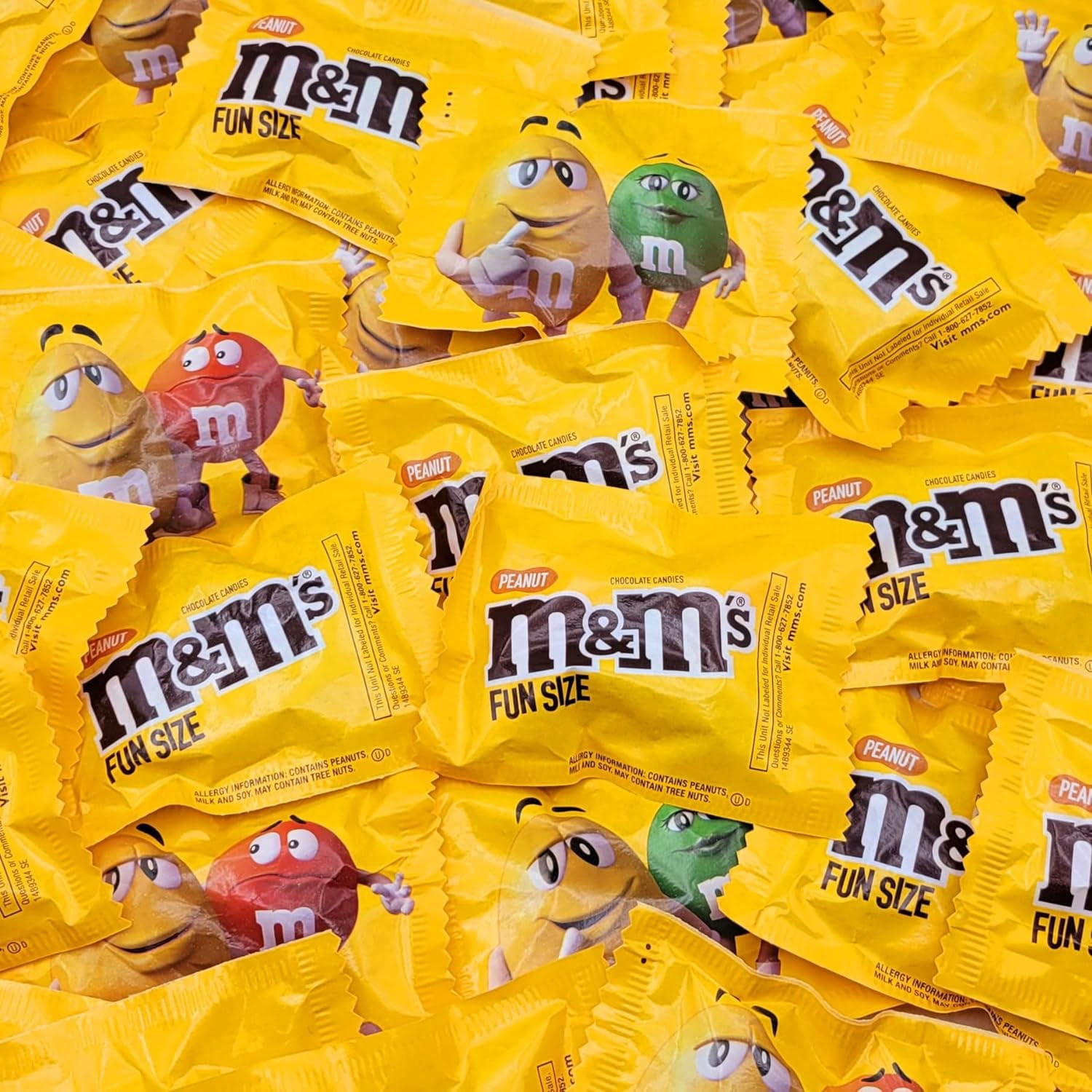 M&M Peanuts Candy - 2lb Bulk Peanut M&Ms Candy - 50 Fun Size Individually Wrapped M&M Candy - Peanut Chocolate M&Ms Bulk Candy - Chocolate Candy Bulk Bag - 2 Pounds