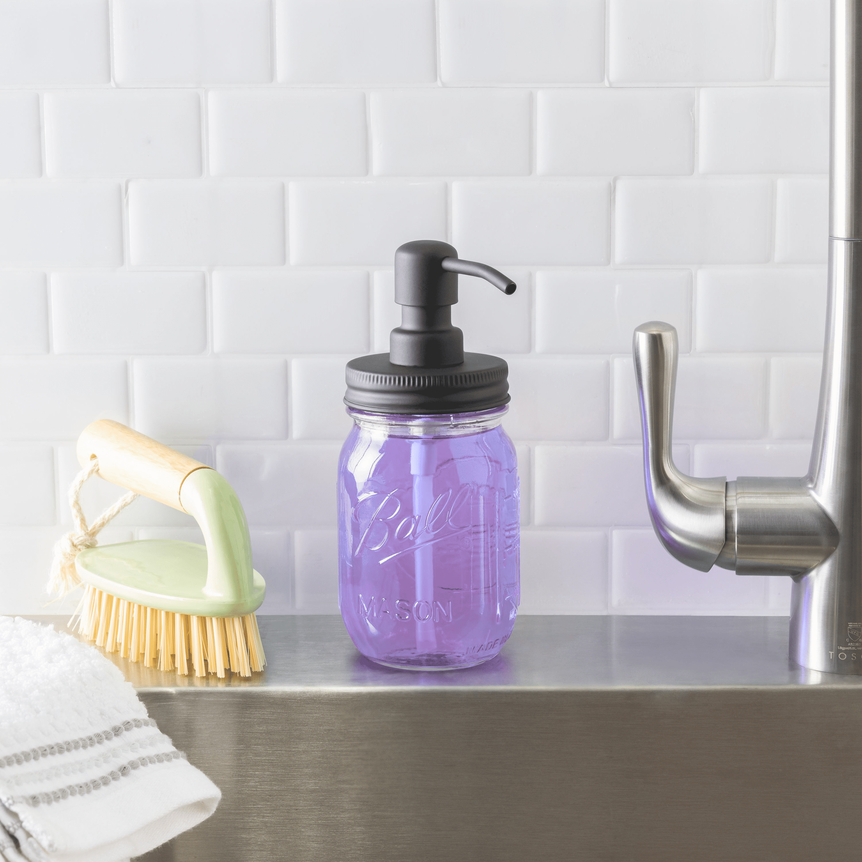 Jarmazing Products Mason Jar Soap Dispenser - Black - With 16 Ounce Ball Mason Jar - Made from Rust Proof Stainless Steel