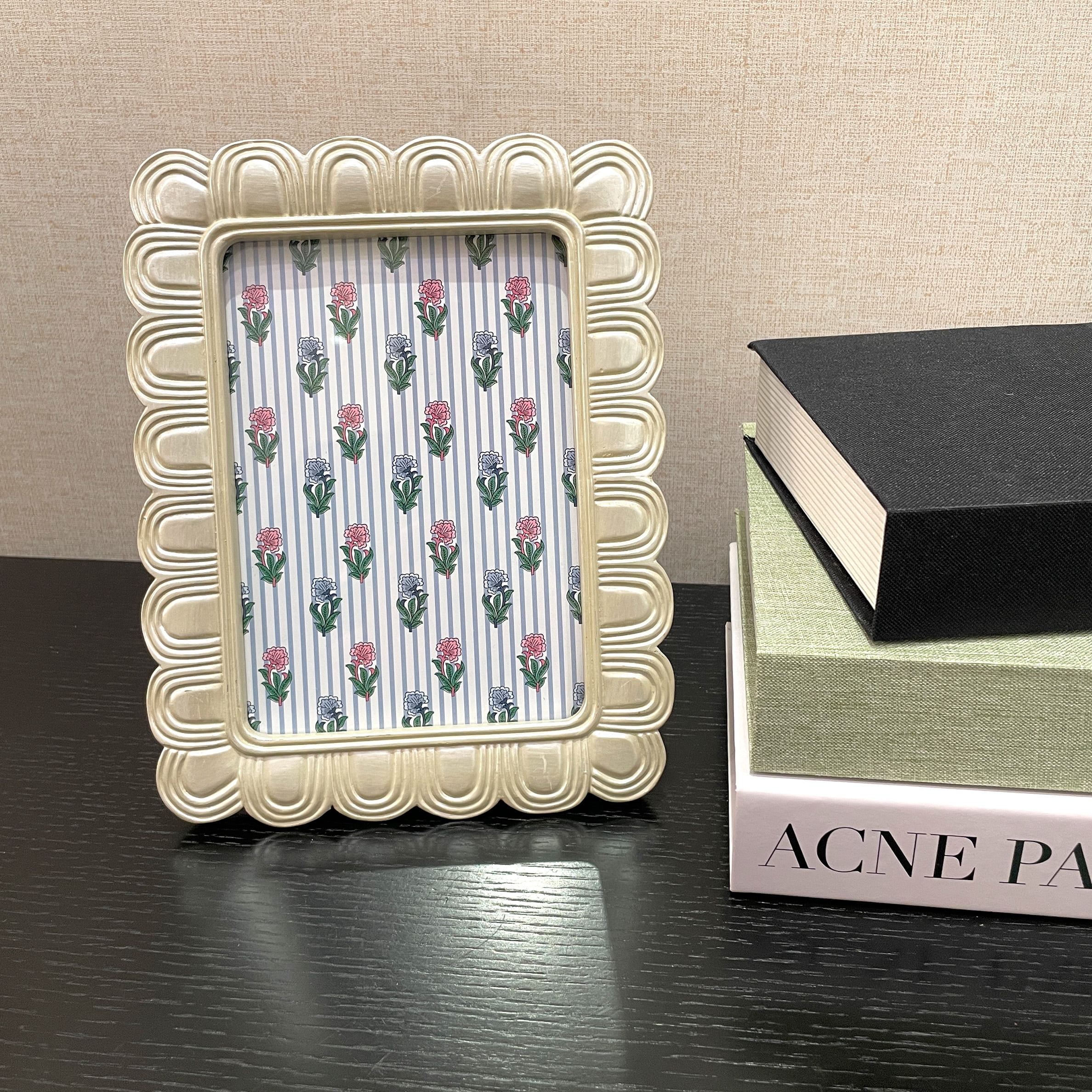 OneDesign Home Pearlized Scalloped Art Deco 5x7 Tabletop Frame