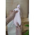 thumbnail image 4 of Muñeca Rene rosa firme rellena de arena para aliviar el estrés THEMUGLY, 4 of 9