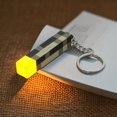 thumbnail image 2 of Llavero recargable con linterna, juguete iluminado, modelo de juego periférico, mini colgante, 2 of 4