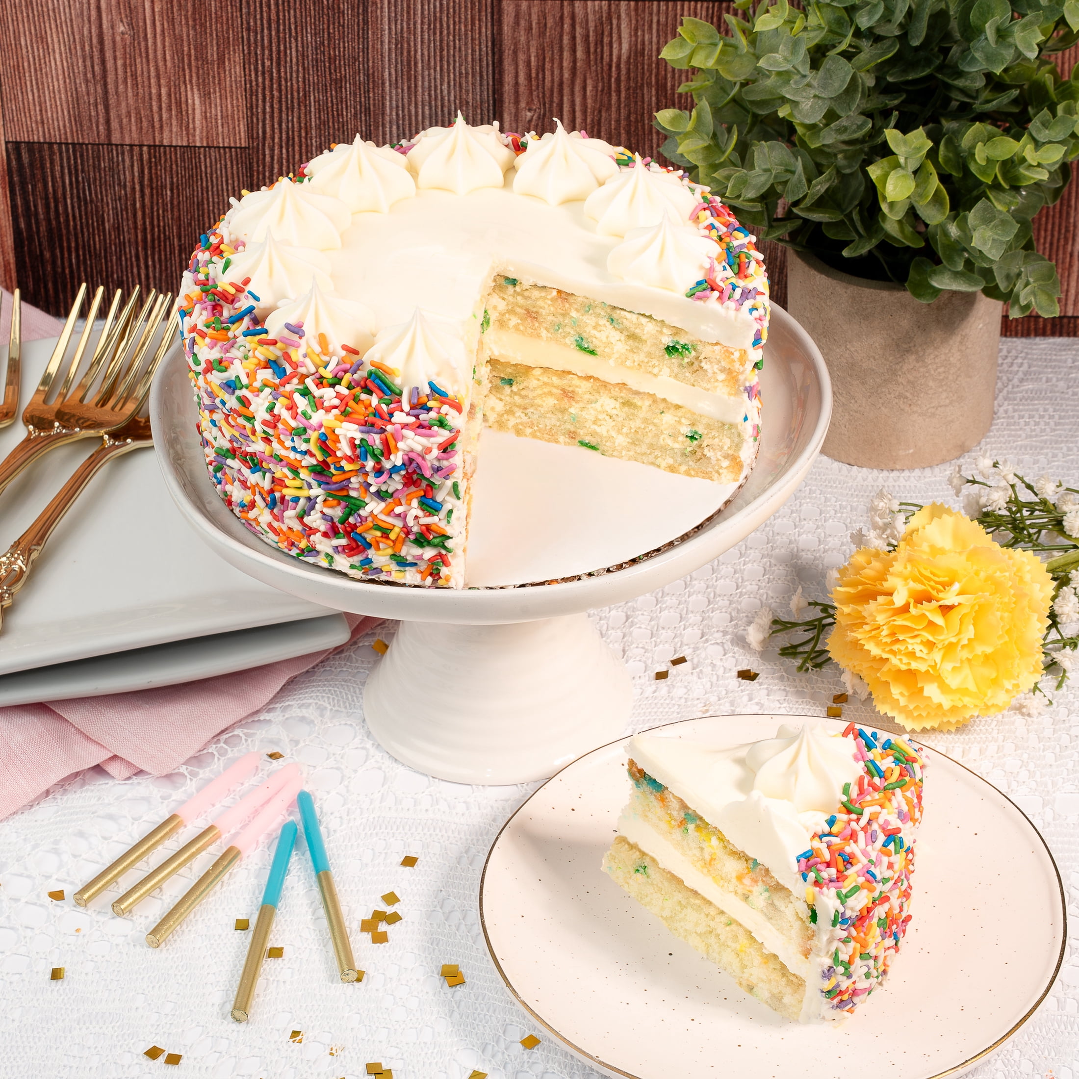 Marketside 7-Inch Confetti Cake, 33 oz, 1 Count (Refrigerated)