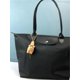 thumbnail image 2 of Bolso bandolera para mujer New Longchamp Le Pliage Azul marino Mediano, 2 of 3