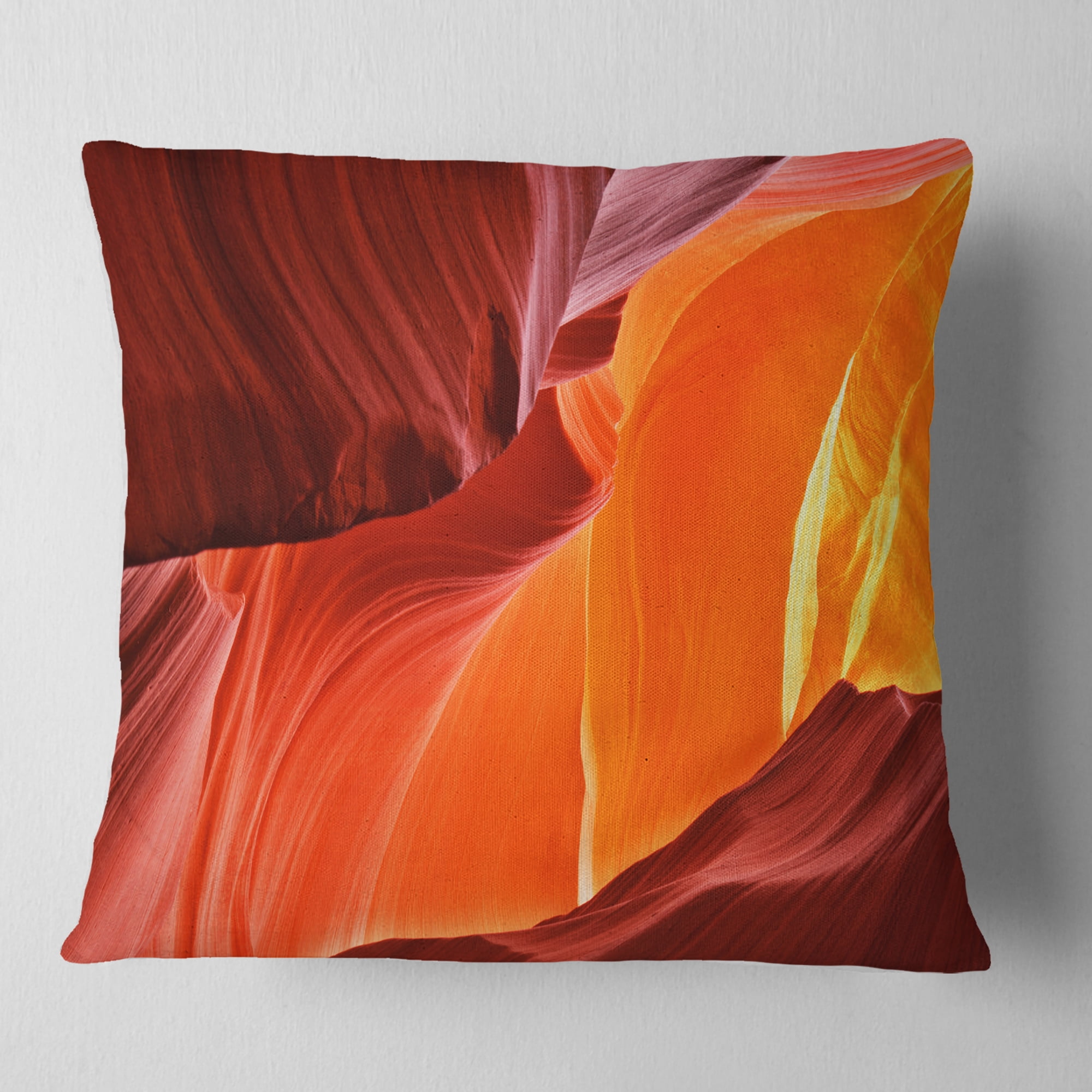 Designart Midday in Antelope Canyon - Landscape Photo Throw Pillow - 18x18