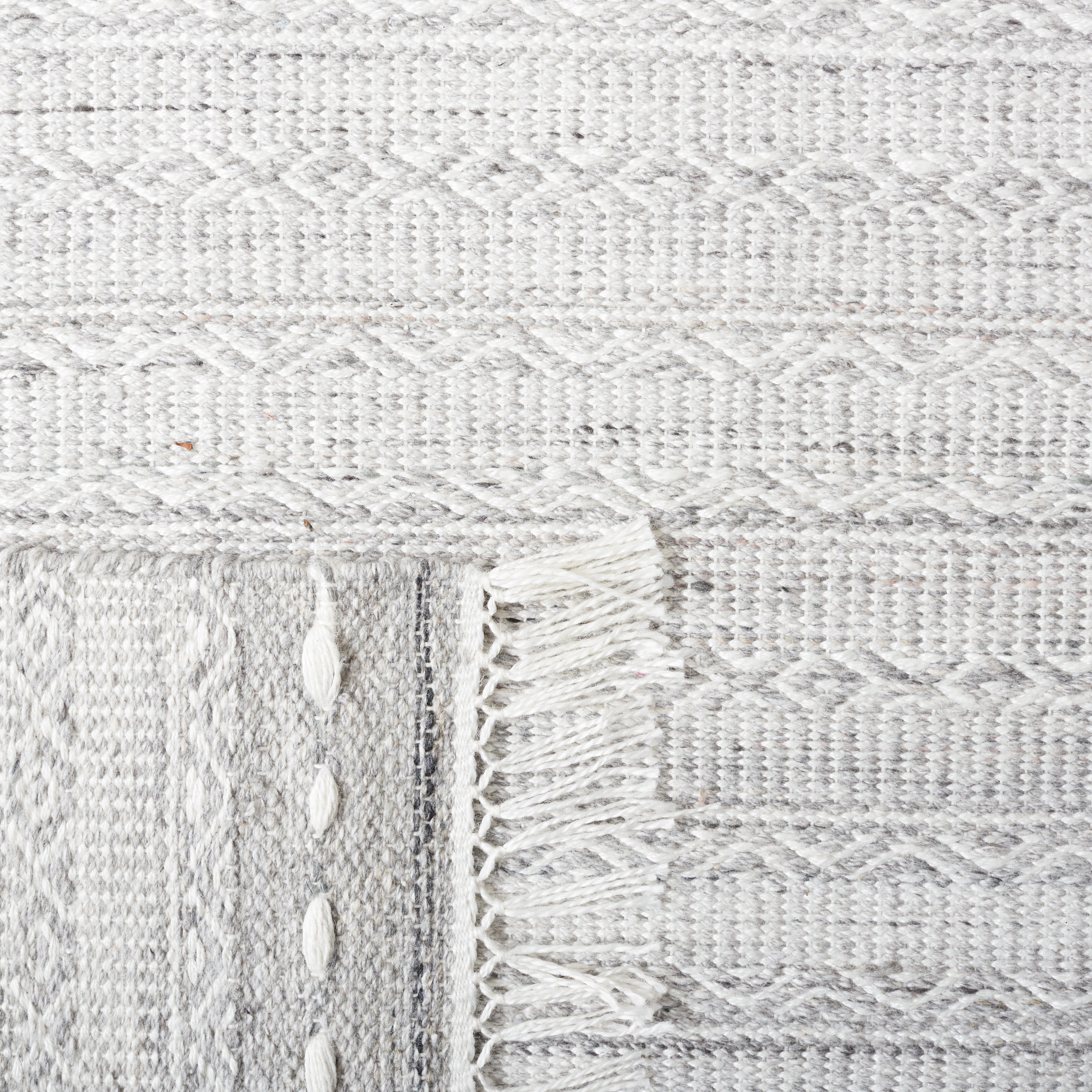 SAFAVIEH Striped Kilim Mihaela Striped Polyester Area Rug, Grey/Ivory, 8' x 10'
