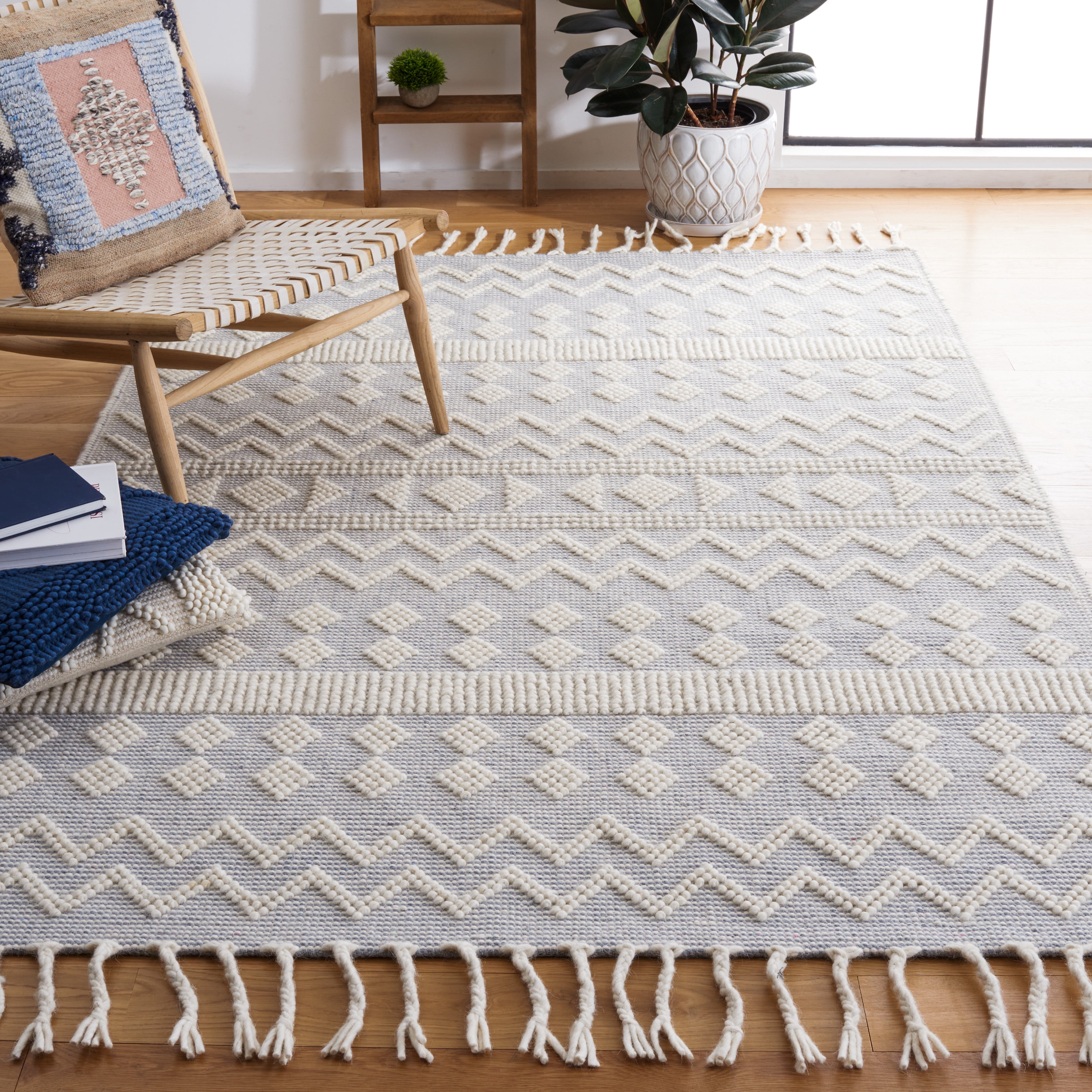 SAFAVIEH Natura Athens Southwestern Area Rug, Ivory/Light Blue, 6' x 6' Square