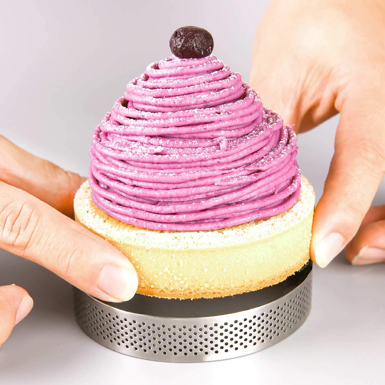 Tbkoly Circular Steel Porous Tart Bottom Tower Pie Cake Mould Baking ToolsHeat-Resistant Cake Mousse,8cm 