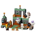 thumbnail image 3 of Set LEGO Minecraft La Cámara de Desafío Kit de Juguetes 21271, 3 of 4