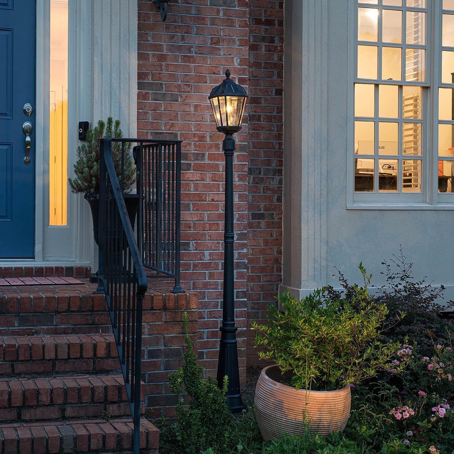 Gama Sonic Solar Outdoor Lamp Post Light, Black Cast Aluminum and Beveled Glass Panels, 10-Year Royal Bulb, Warm White LED with Omni-Direction Reflector, 87-inch Height, 98B001