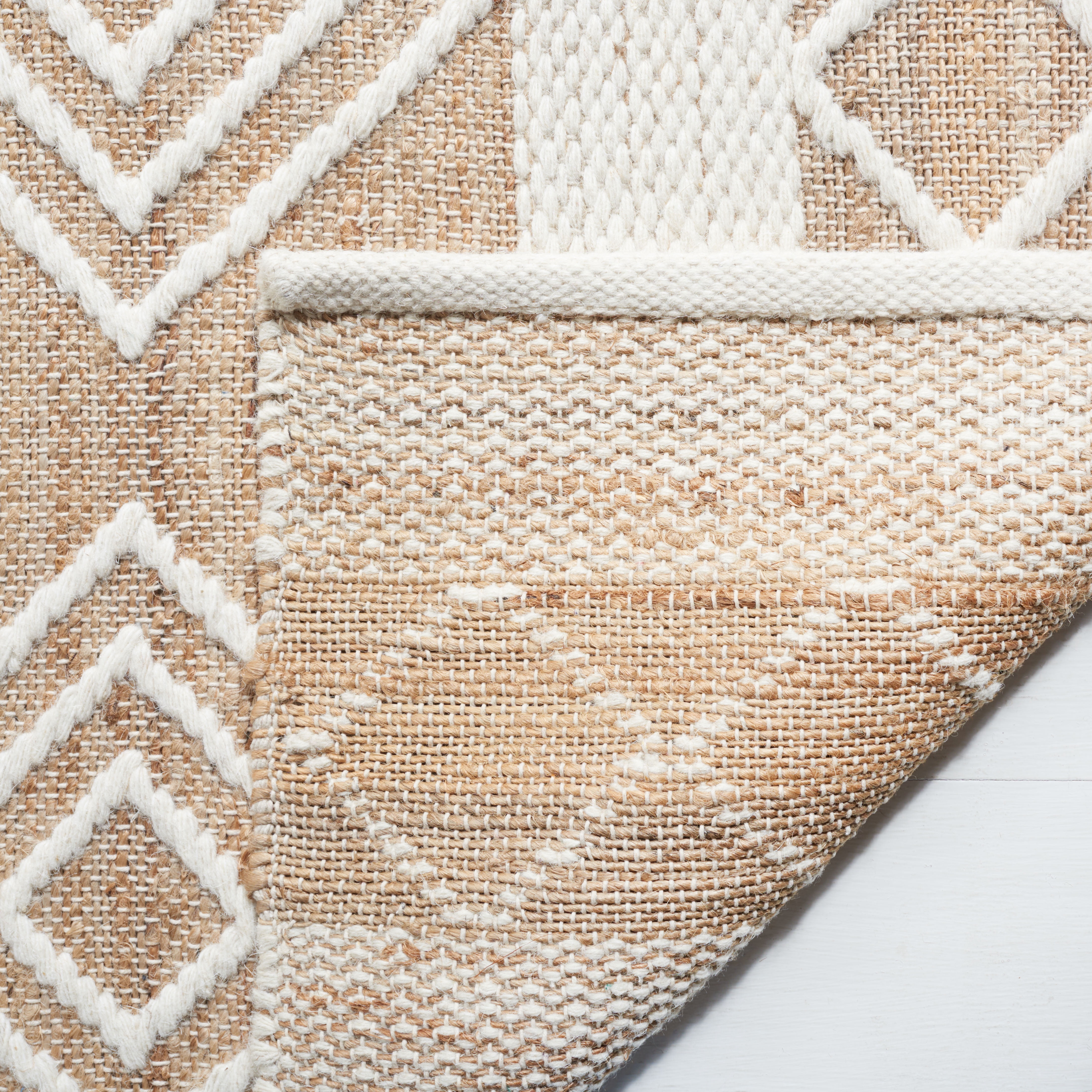 SAFAVIEH Natural Fiber Vivyan Geometric Area Rug, Natural/Ivory, 4' x 6'