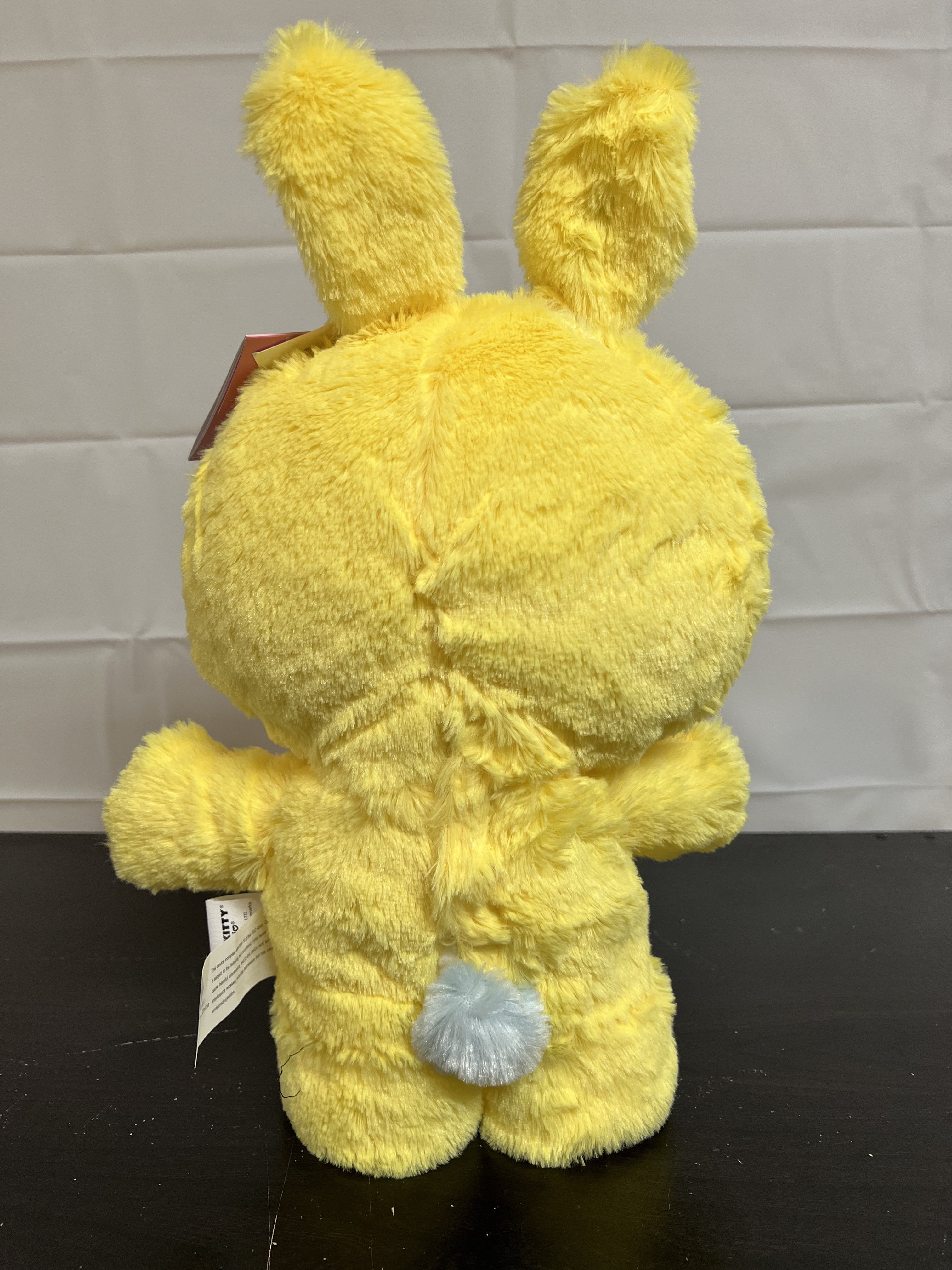 Hello Kitty Easter 2025 Yellow Easter Bunny Side stepper - Bunny Hop